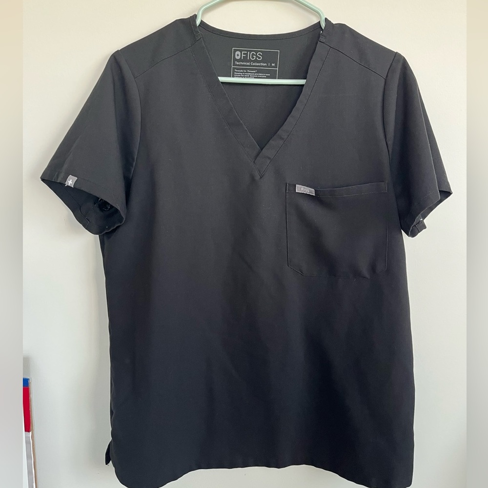 Figs Black Catarina one-pocket scrub top size medium